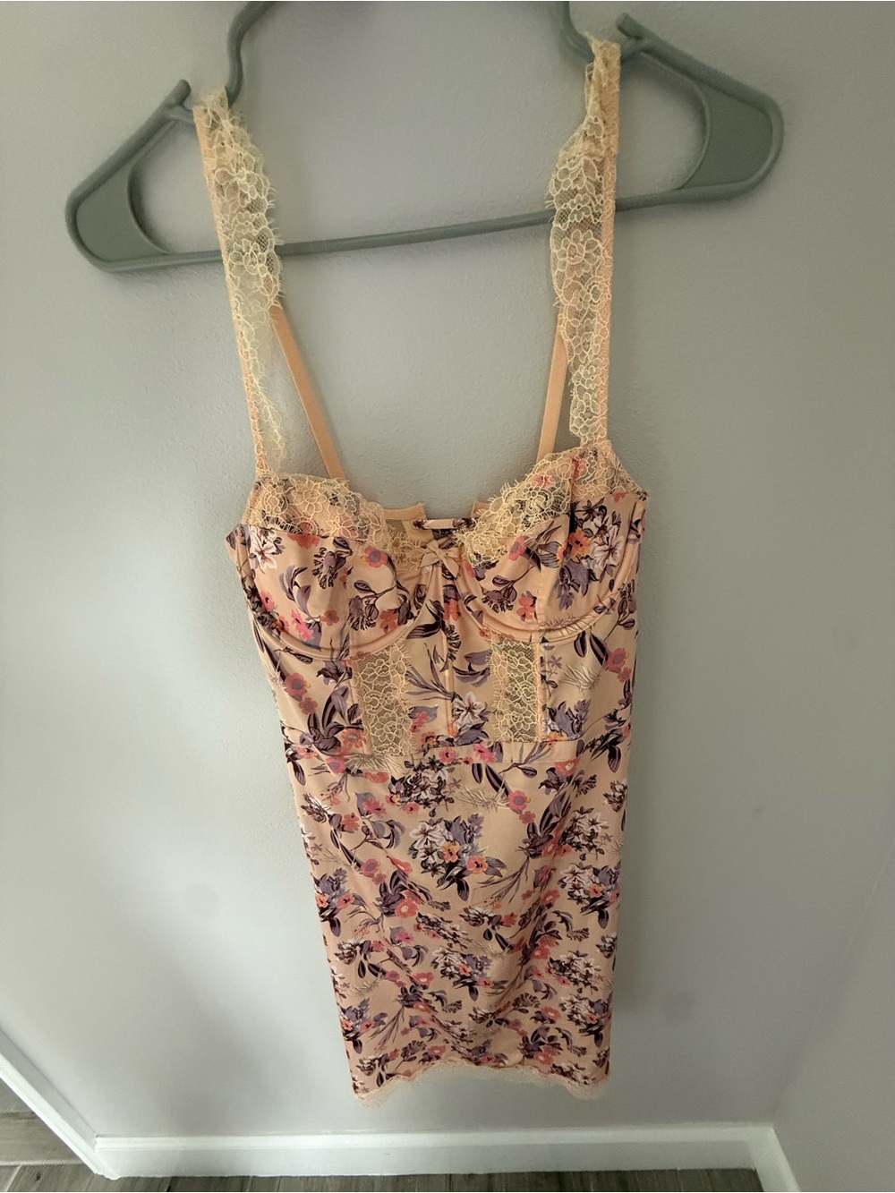 Victoria's Secret Peach Floral Lace-Trim Chemise